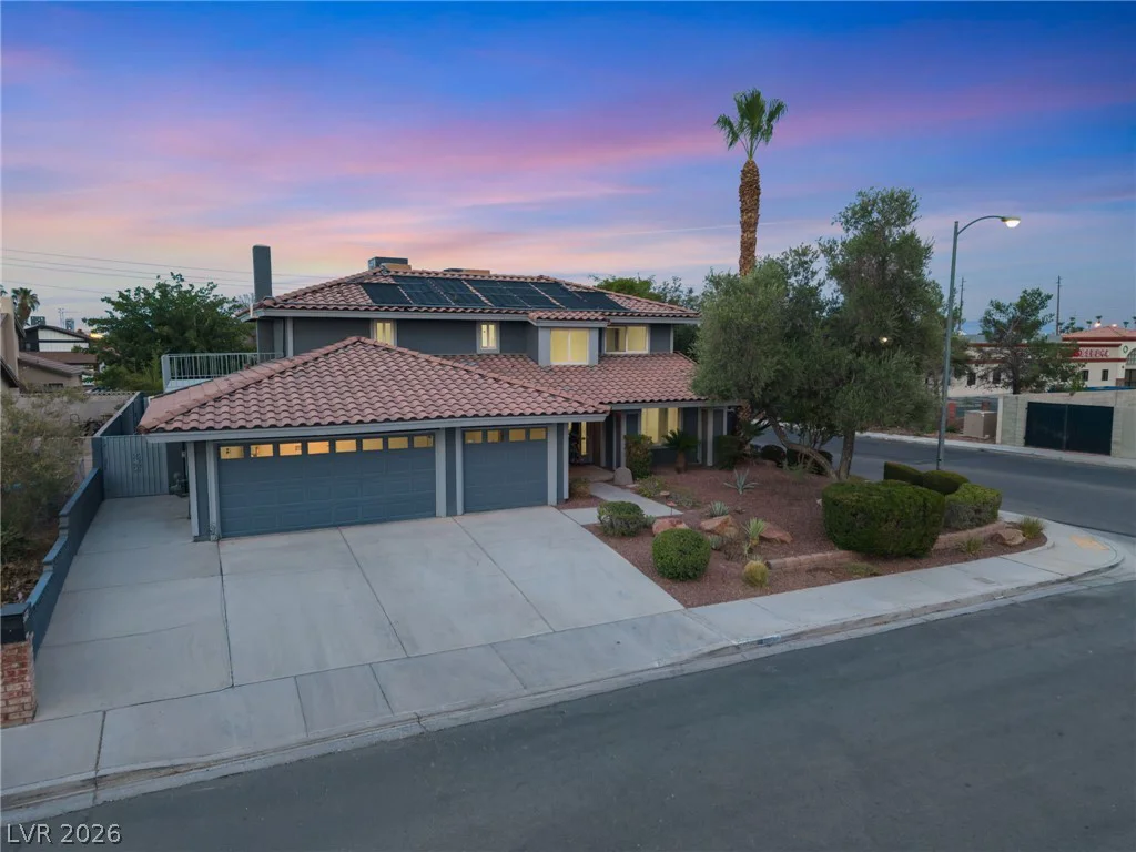 3990 Coolcrest, Las Vegas, NV 89103