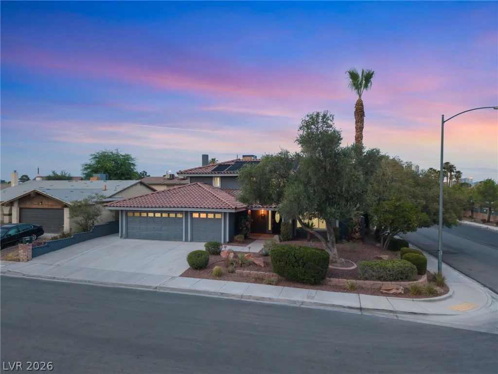 3990 Coolcrest, Las Vegas, NV 89103