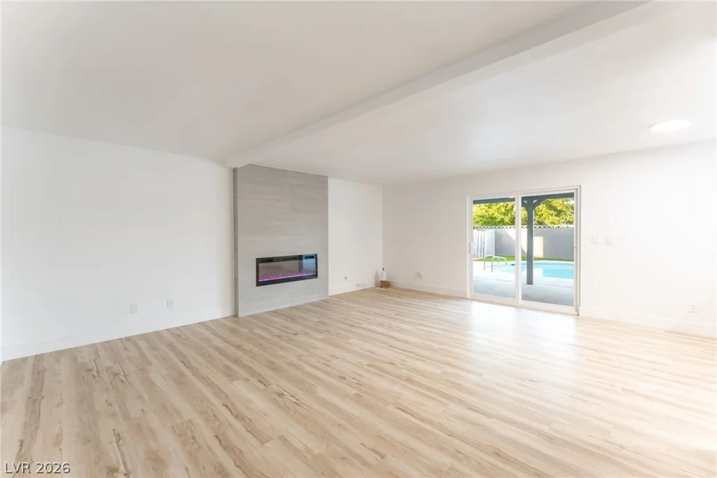 3990 Coolcrest, Las Vegas, NV 89103