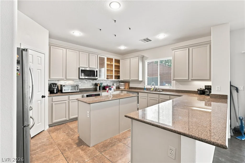 8051 Maple Park, Las Vegas, NV 89131