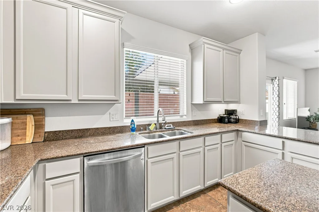 8051 Maple Park, Las Vegas, NV 89131