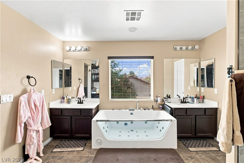 8051 Maple Park, Las Vegas, NV 89131