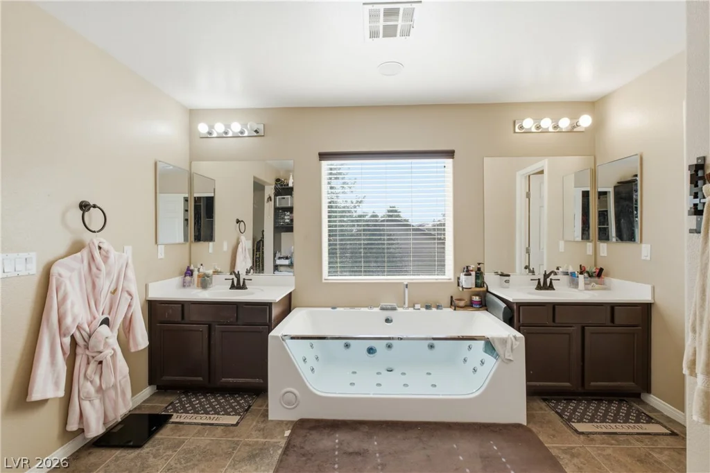 8051 Maple Park, Las Vegas, NV 89131
