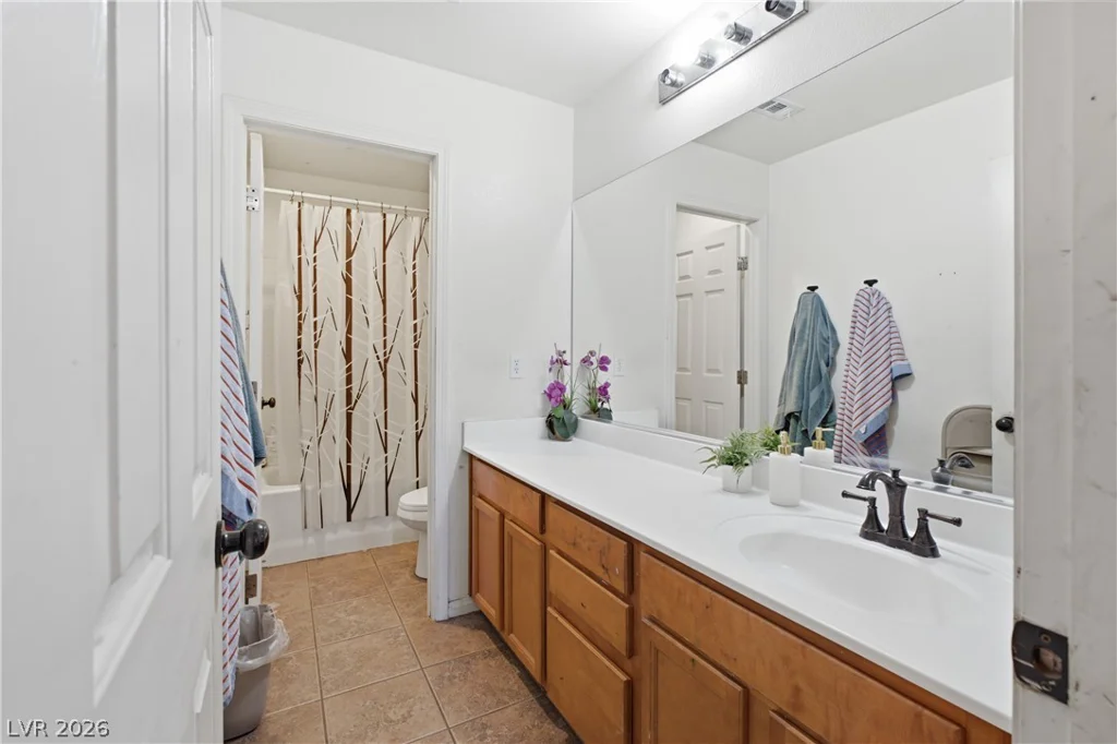 8051 Maple Park, Las Vegas, NV 89131