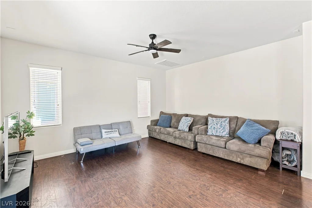 8051 Maple Park, Las Vegas, NV 89131