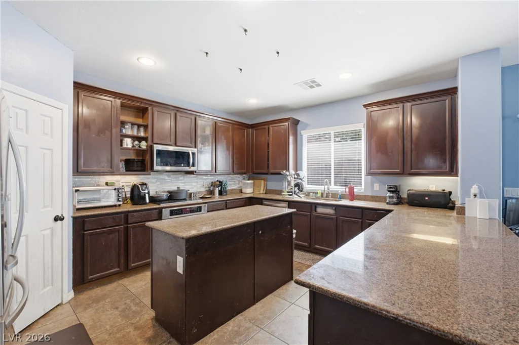 8051 Maple Park, Las Vegas, NV 89131