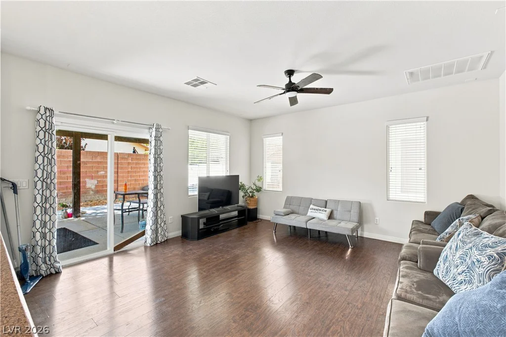8051 Maple Park, Las Vegas, NV 89131