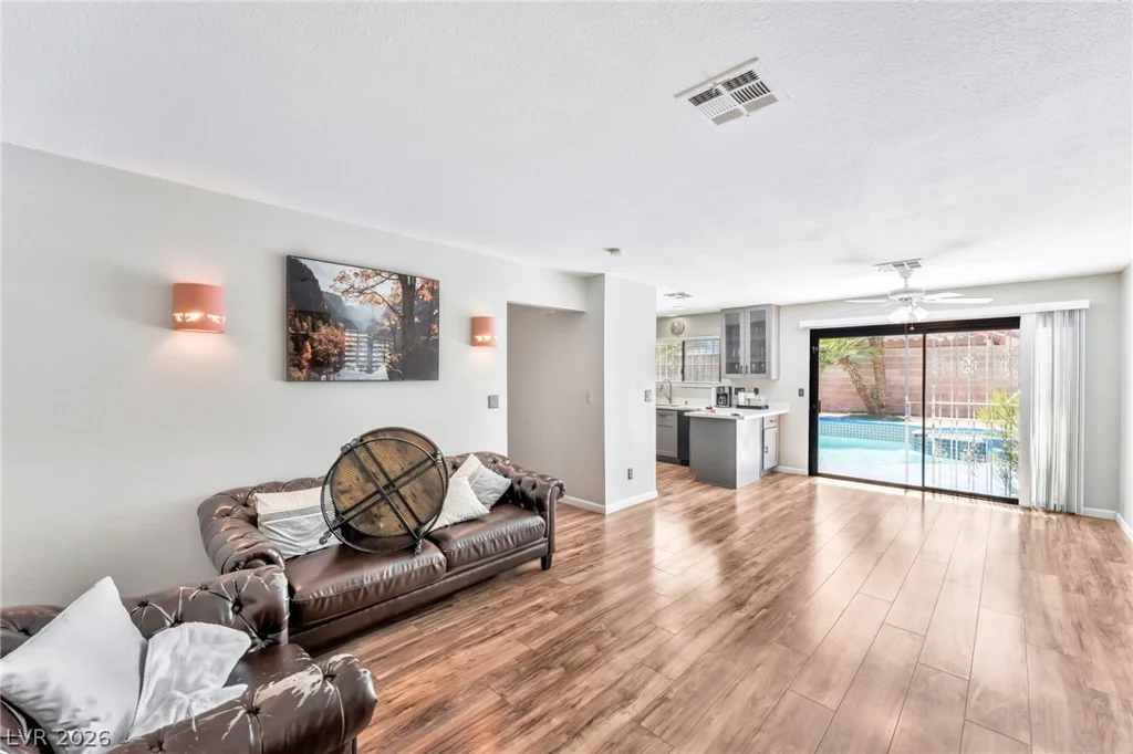 7531 Kalmalii, Las Vegas, NV 89147