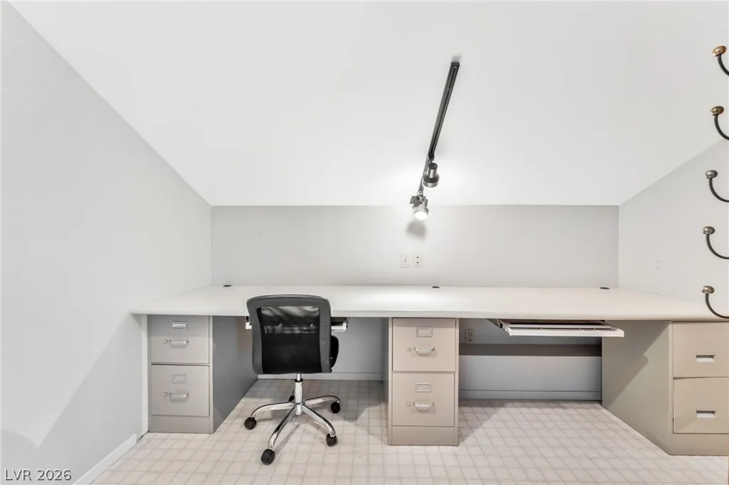 7531 Kalmalii, Las Vegas, NV 89147