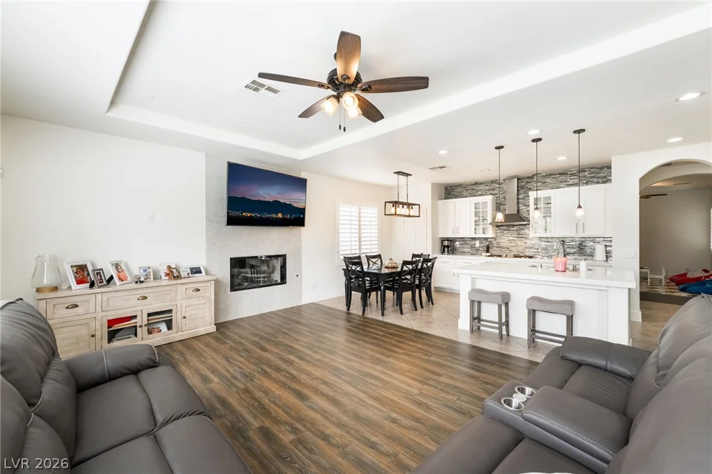 8101 Mountain Forest, Las Vegas, NV 89129
