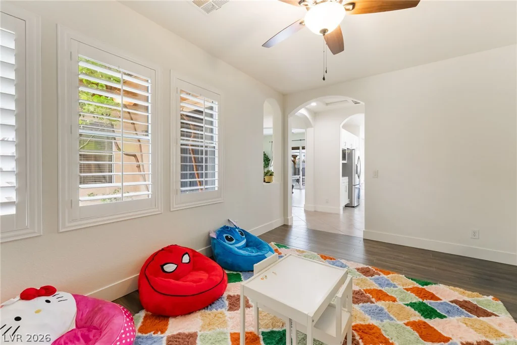 8101 Mountain Forest, Las Vegas, NV 89129