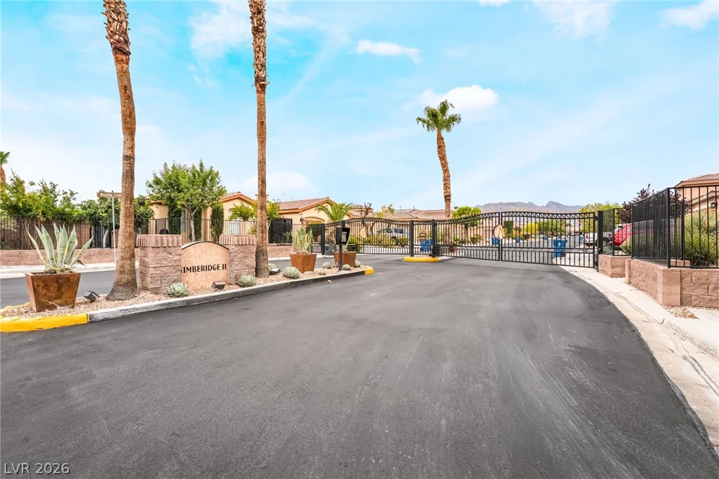 8101 Mountain Forest, Las Vegas, NV 89129