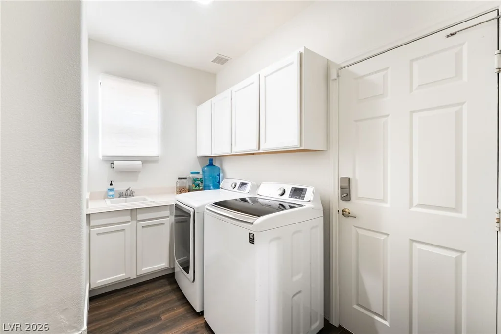 8101 Mountain Forest, Las Vegas, NV 89129