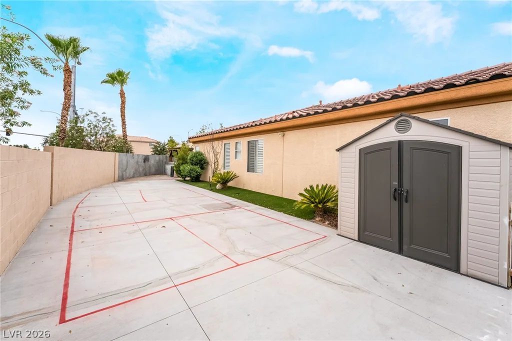 8101 Mountain Forest, Las Vegas, NV 89129