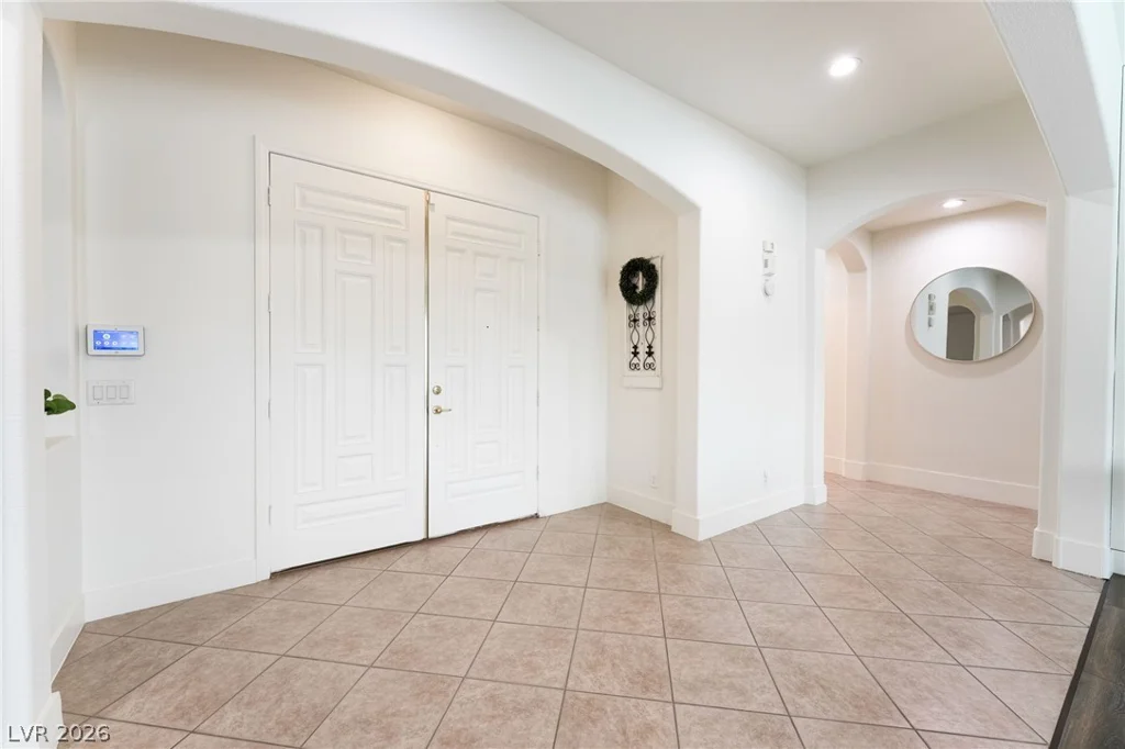 8101 Mountain Forest, Las Vegas, NV 89129