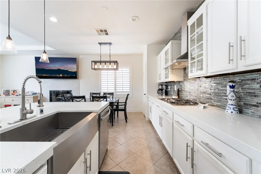 8101 Mountain Forest, Las Vegas, NV 89129