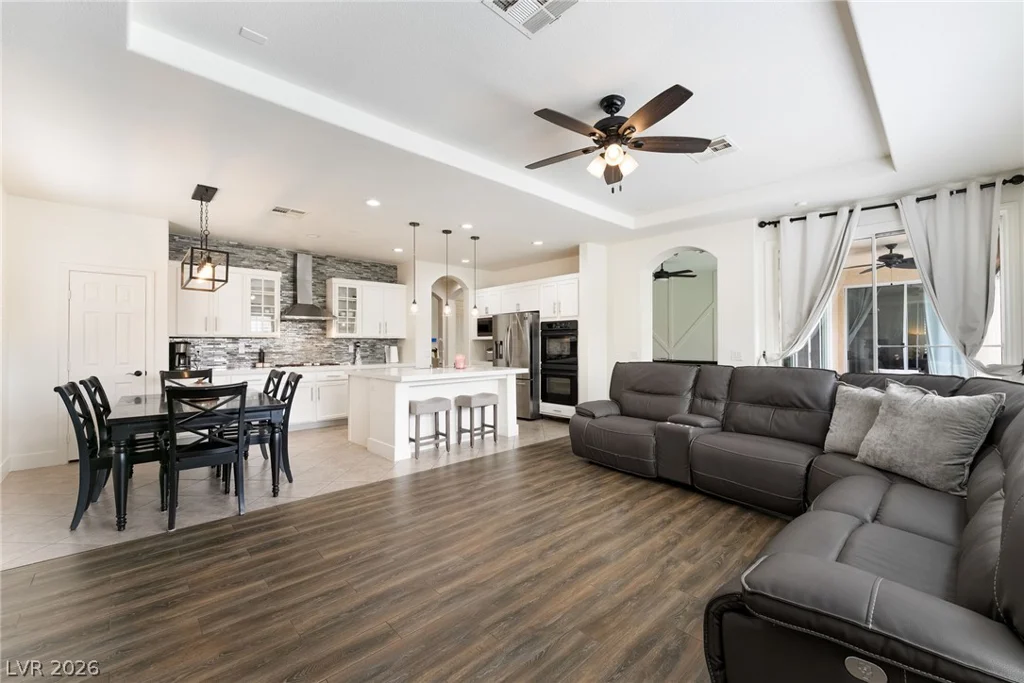 8101 Mountain Forest, Las Vegas, NV 89129