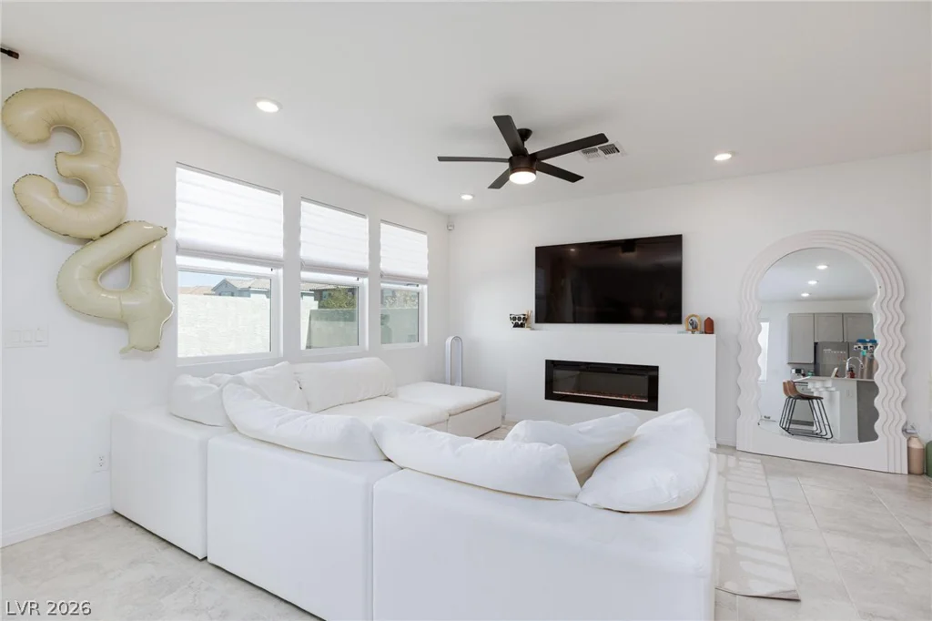 10144 Kings Amethyst, Las Vegas, NV 89141