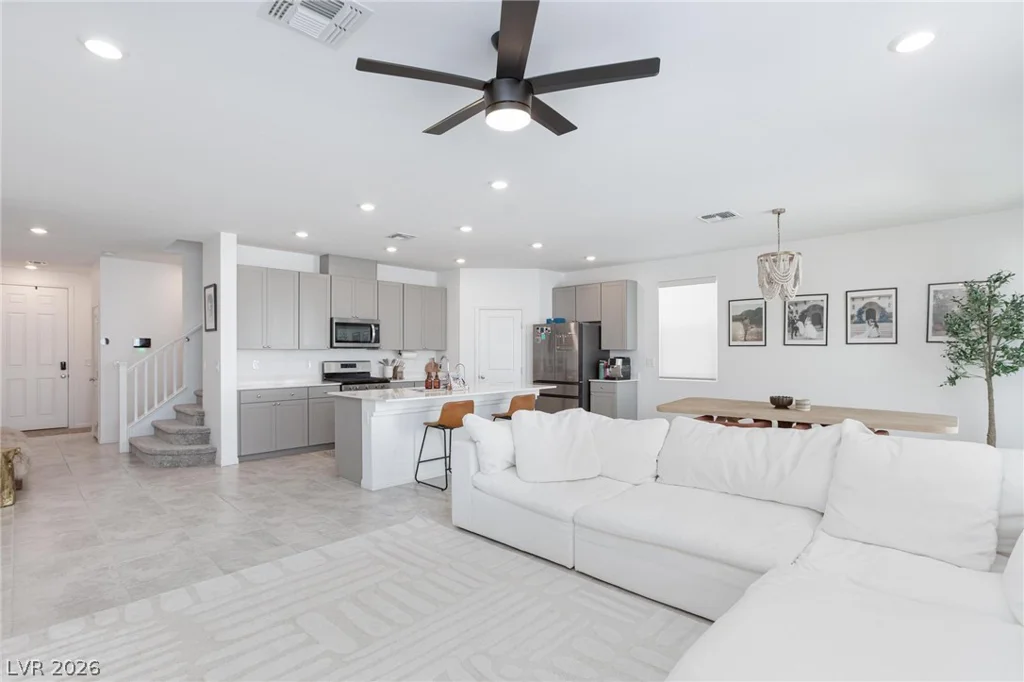 10144 Kings Amethyst, Las Vegas, NV 89141