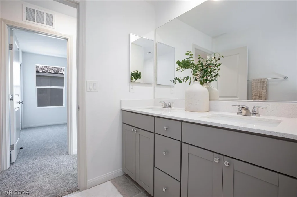 10144 Kings Amethyst, Las Vegas, NV 89141