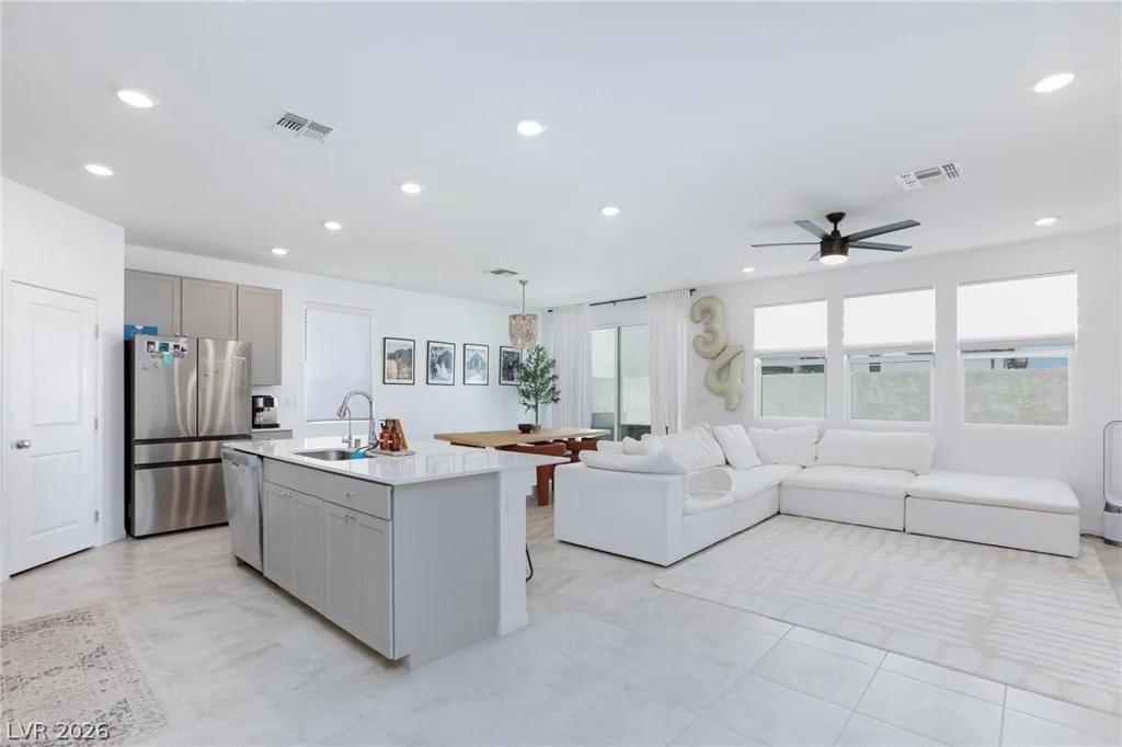 10144 Kings Amethyst, Las Vegas, NV 89141