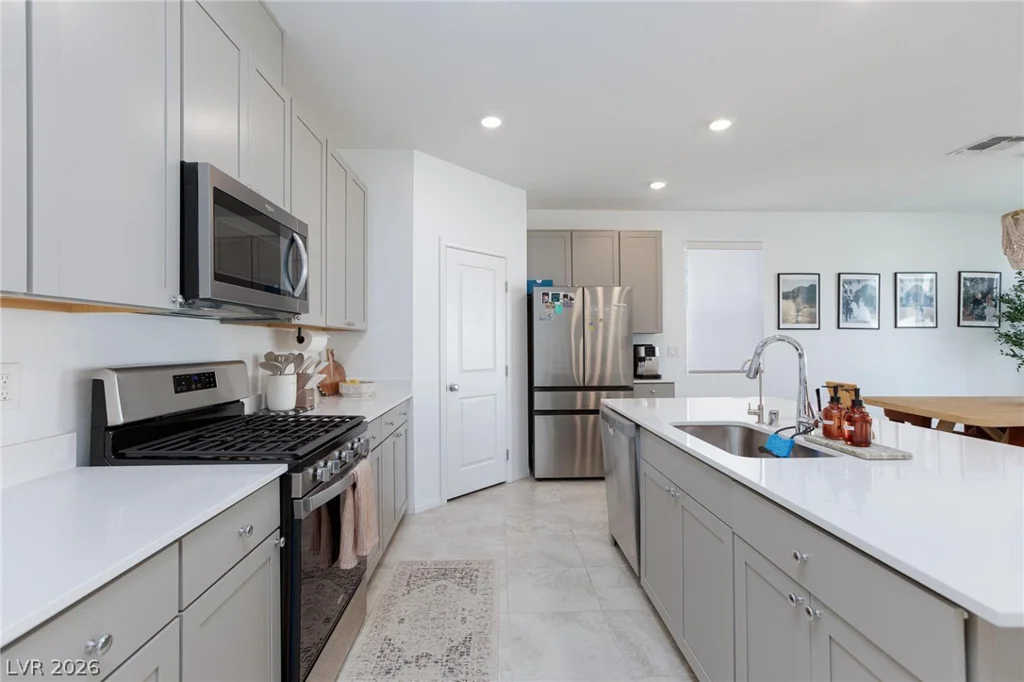 10144 Kings Amethyst, Las Vegas, NV 89141