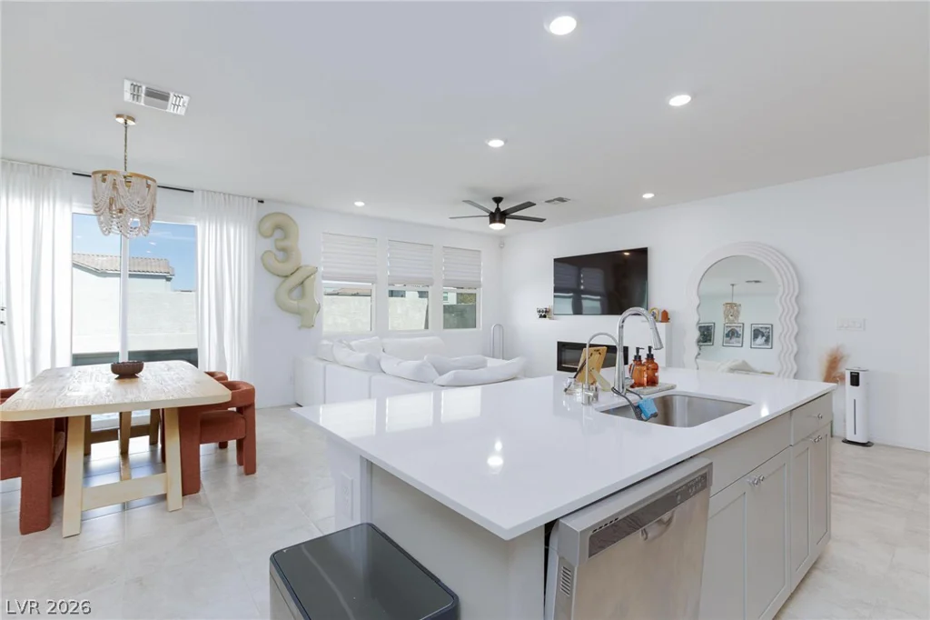 10144 Kings Amethyst, Las Vegas, NV 89141
