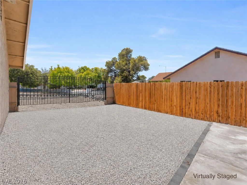 525 Zuber, Henderson, NV 89011