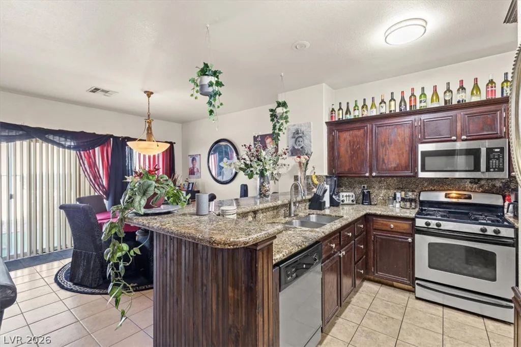 5267 Sunny Beach, Las Vegas, NV 89118