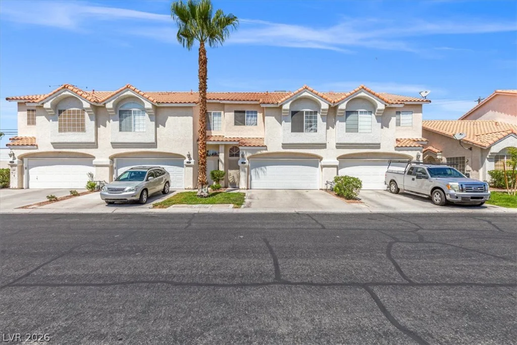 5267 Sunny Beach, Las Vegas, NV 89118