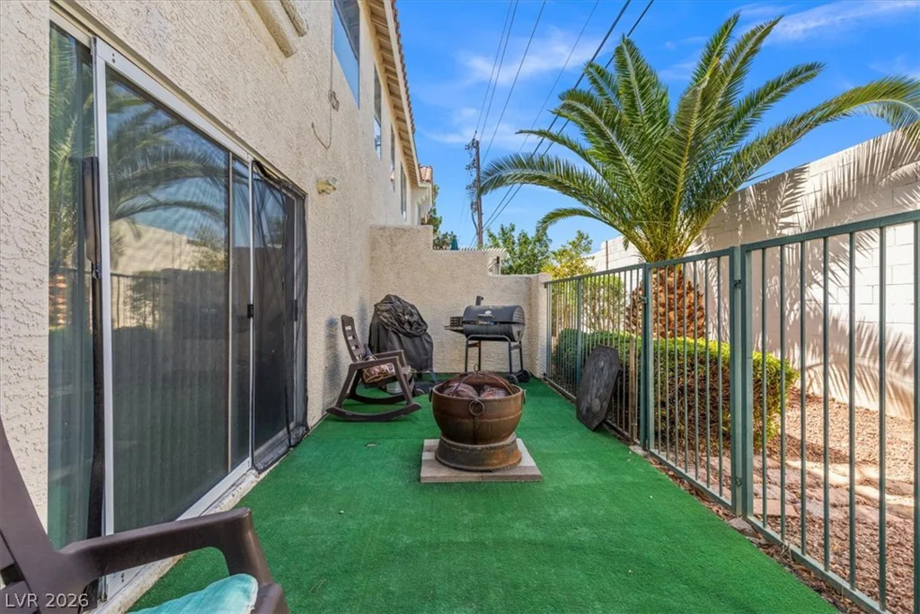 5267 Sunny Beach, Las Vegas, NV 89118