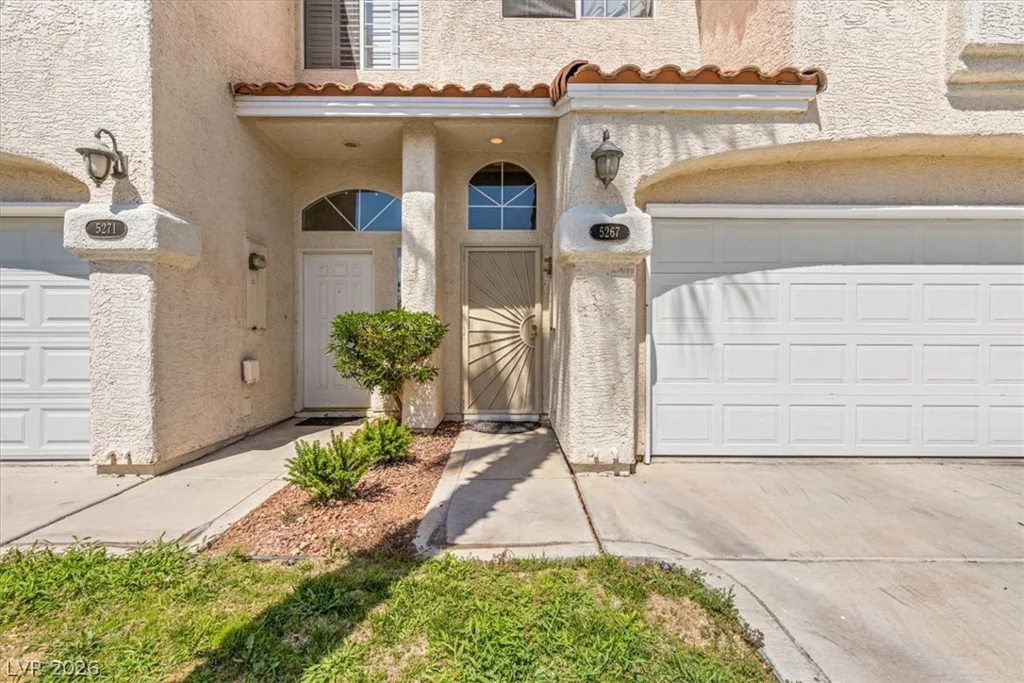 5267 Sunny Beach, Las Vegas, NV 89118