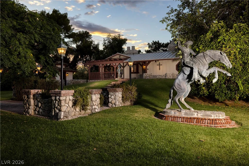 8213 Rancho Destino, Las Vegas, NV 89123