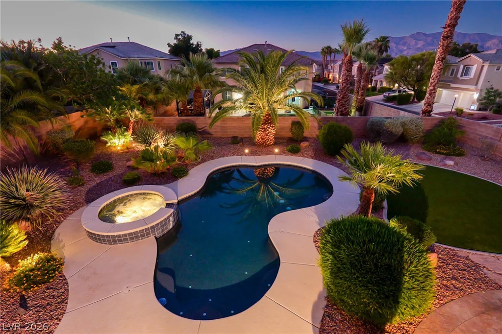 8106 Bear Clan, Las Vegas, NV 89131