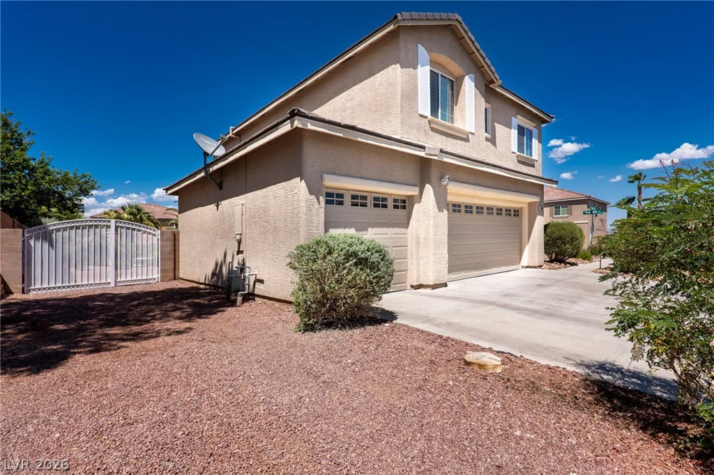 8106 Bear Clan, Las Vegas, NV 89131