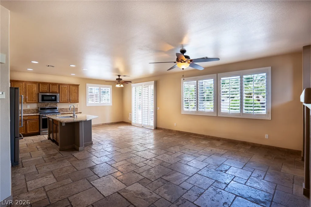 8106 Bear Clan, Las Vegas, NV 89131