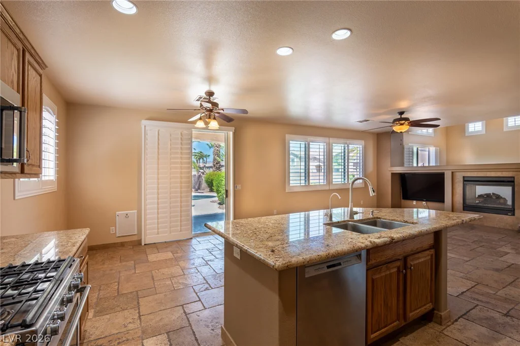 8106 Bear Clan, Las Vegas, NV 89131