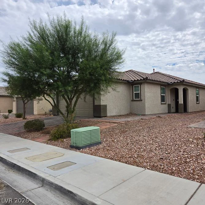 8852 Quarterhorse, Las Vegas, NV 89148