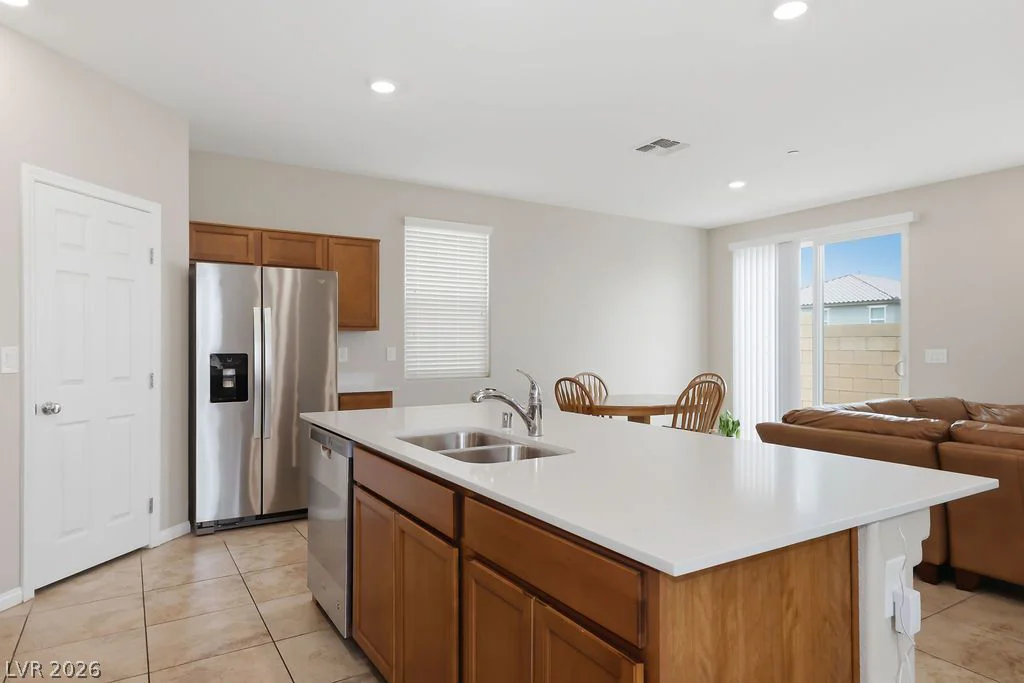 6812 Vacarez, Las Vegas, NV 89149