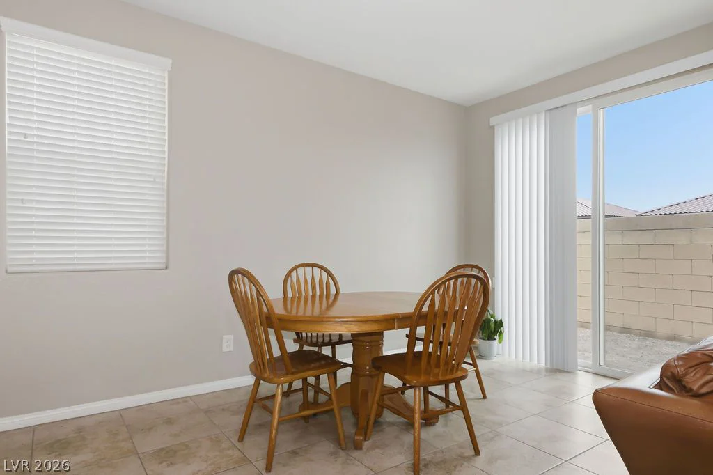 6812 Vacarez, Las Vegas, NV 89149