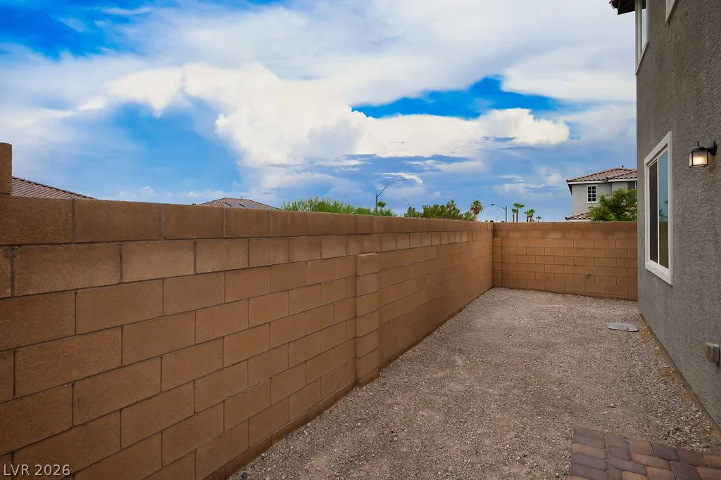 6812 Vacarez, Las Vegas, NV 89149