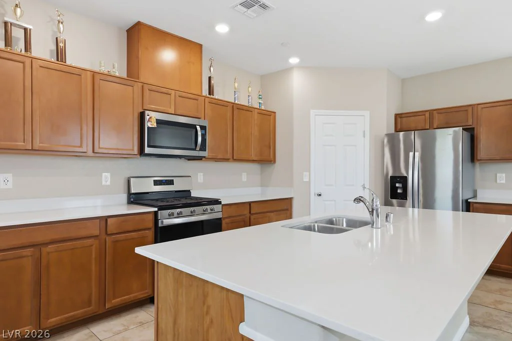 6812 Vacarez, Las Vegas, NV 89149