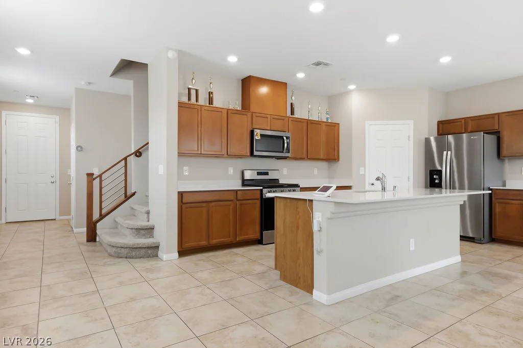 6812 Vacarez, Las Vegas, NV 89149