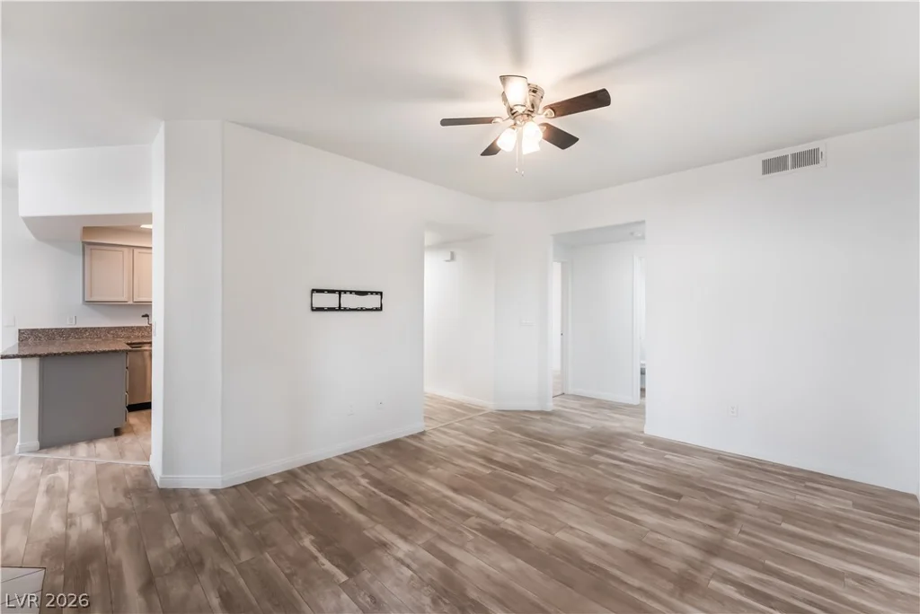 8432 Running Deer, Las Vegas, NV 89145