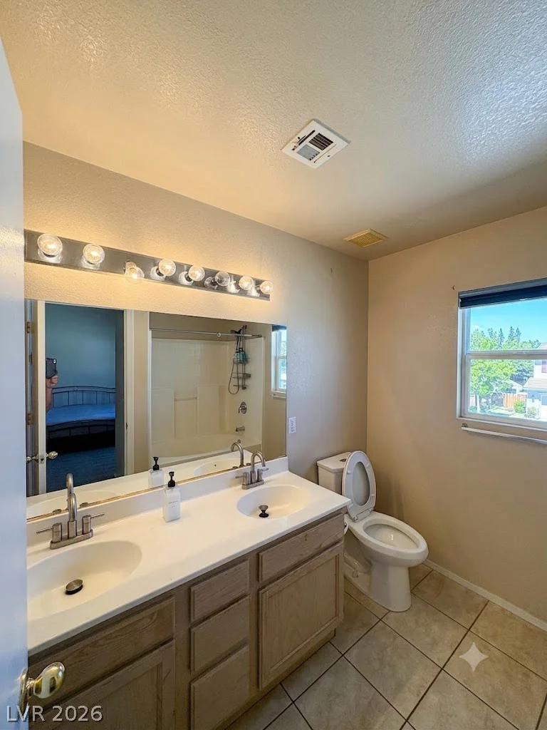 2112 Panther, North Las Vegas, NV 89031