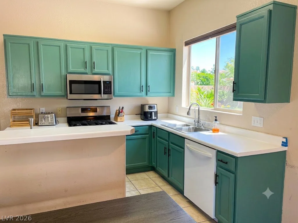 2112 Panther, North Las Vegas, NV 89031