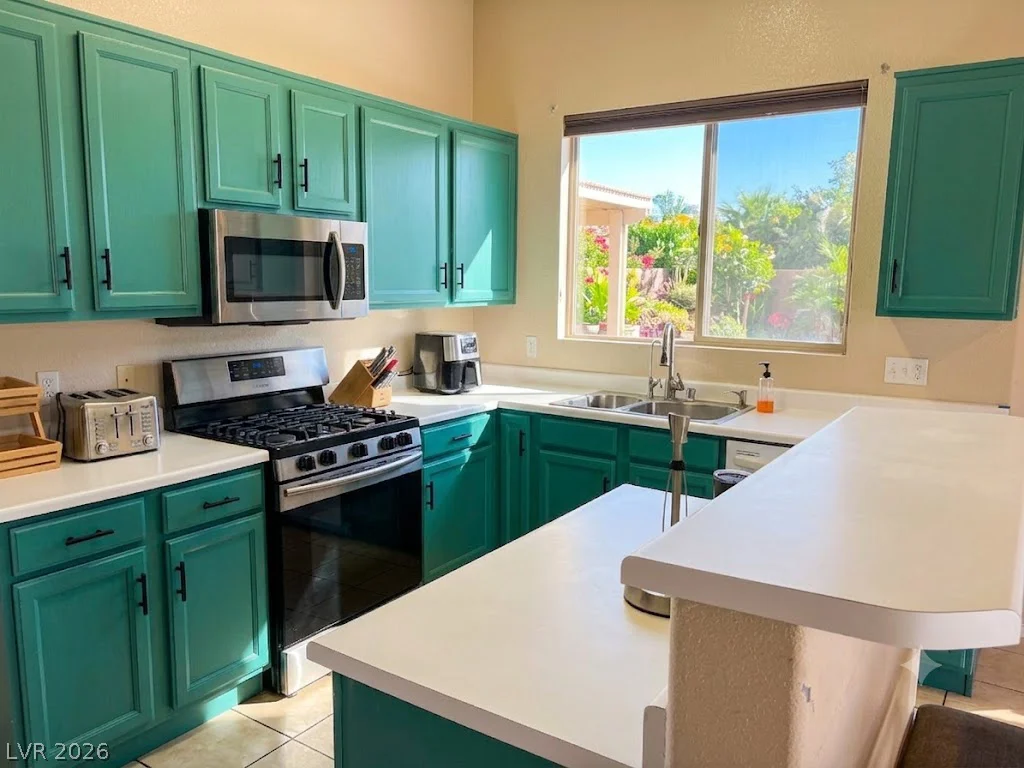 2112 Panther, North Las Vegas, NV 89031