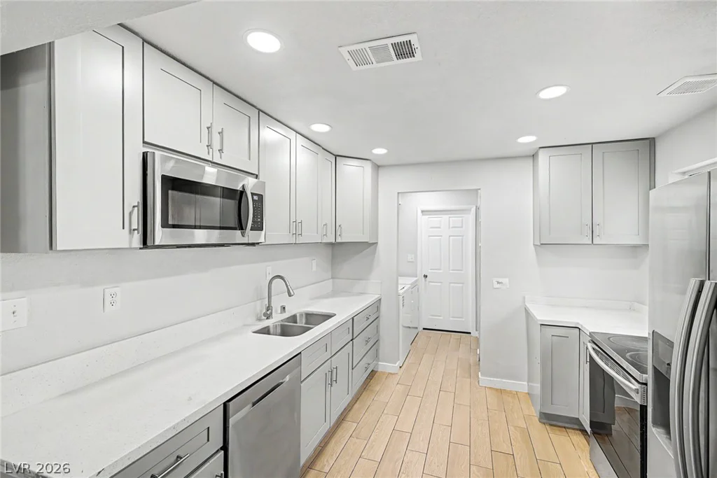 4000 Fortune, Las Vegas, NV 89107