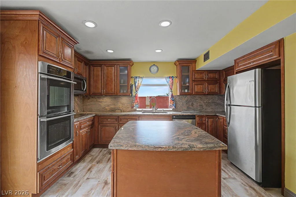 6912 Vivian, Las Vegas, NV 89145