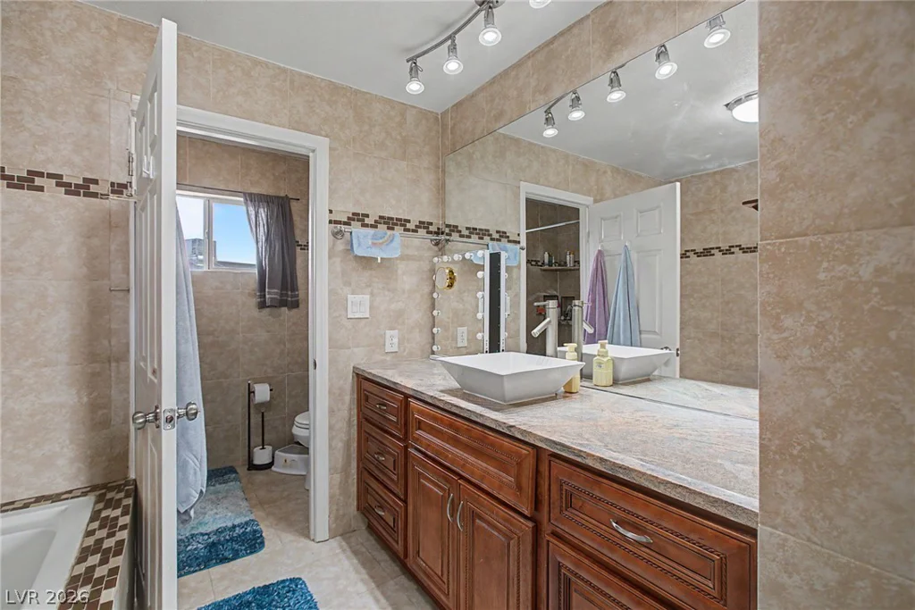 6912 Vivian, Las Vegas, NV 89145